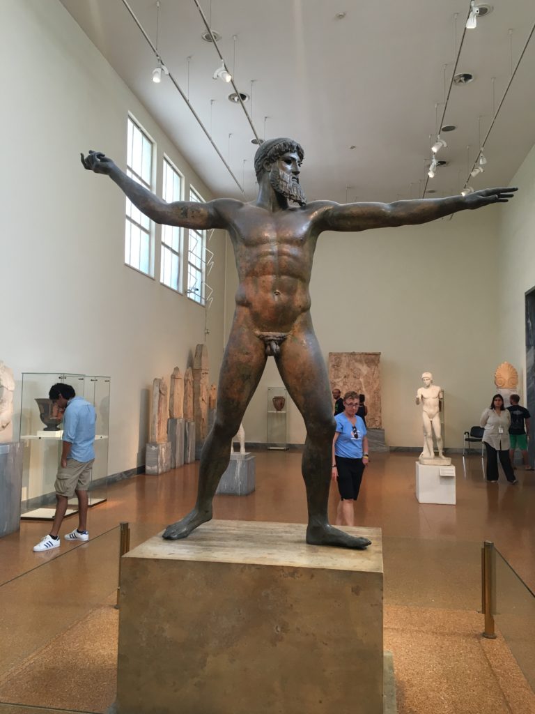 Vanas Kreekas kujutati sportlaseid tihti jumalatena. See näitab, kui olulised olid sport ja olümpia antiikses Kreekas