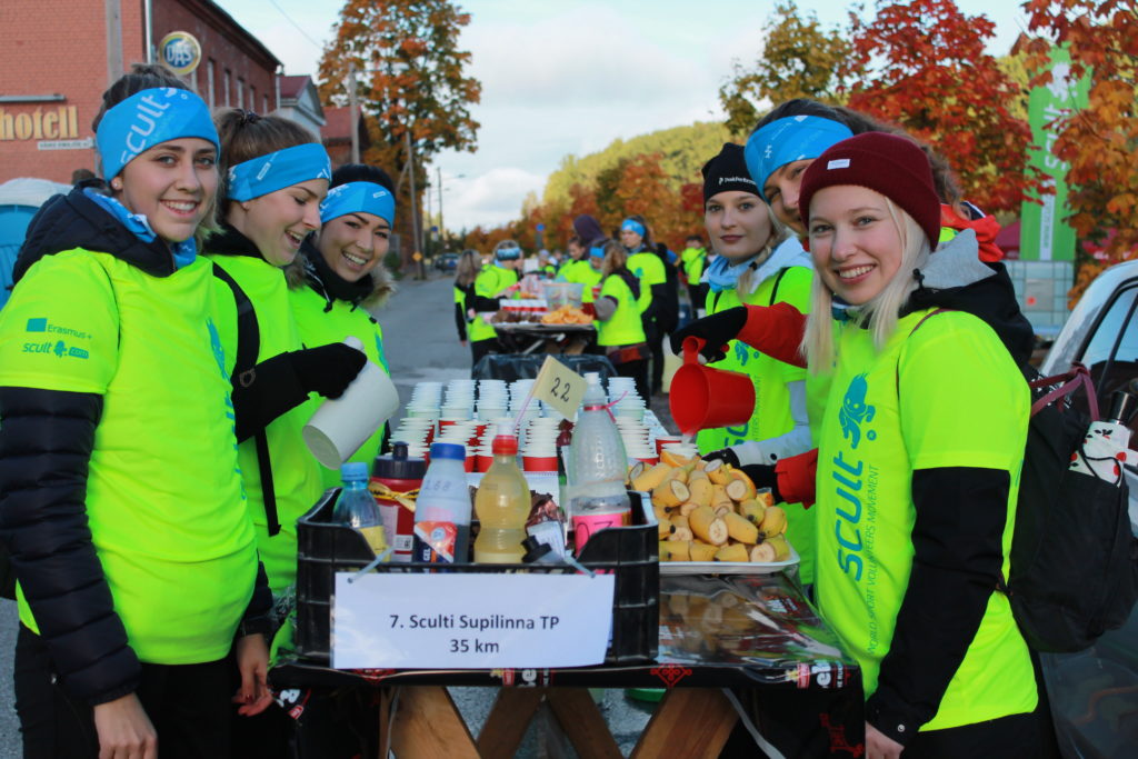 Vabatahtlikud Tartu linnamaratonil